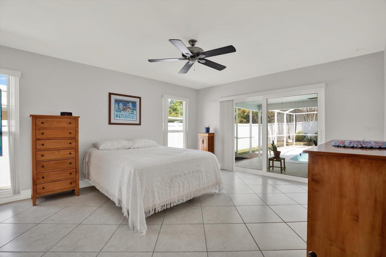 Image 24 of 68 For 14725 Crown Drive