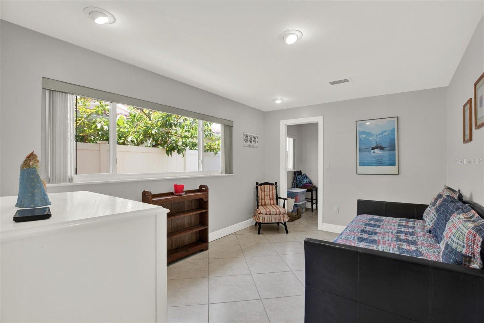Image 27 of 68 For 14725 Crown Drive