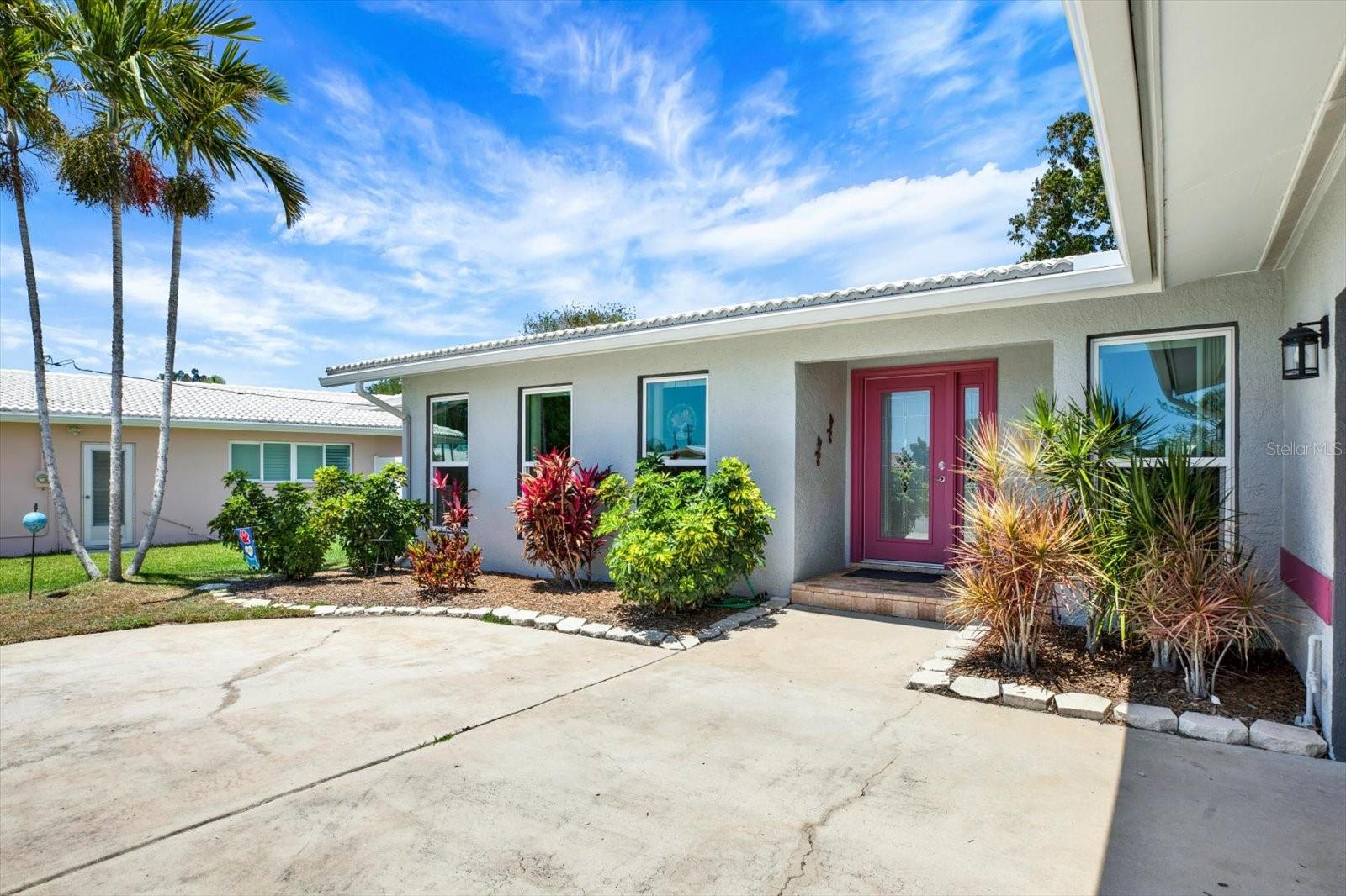 Image 4 of 68 For 14725 Crown Drive