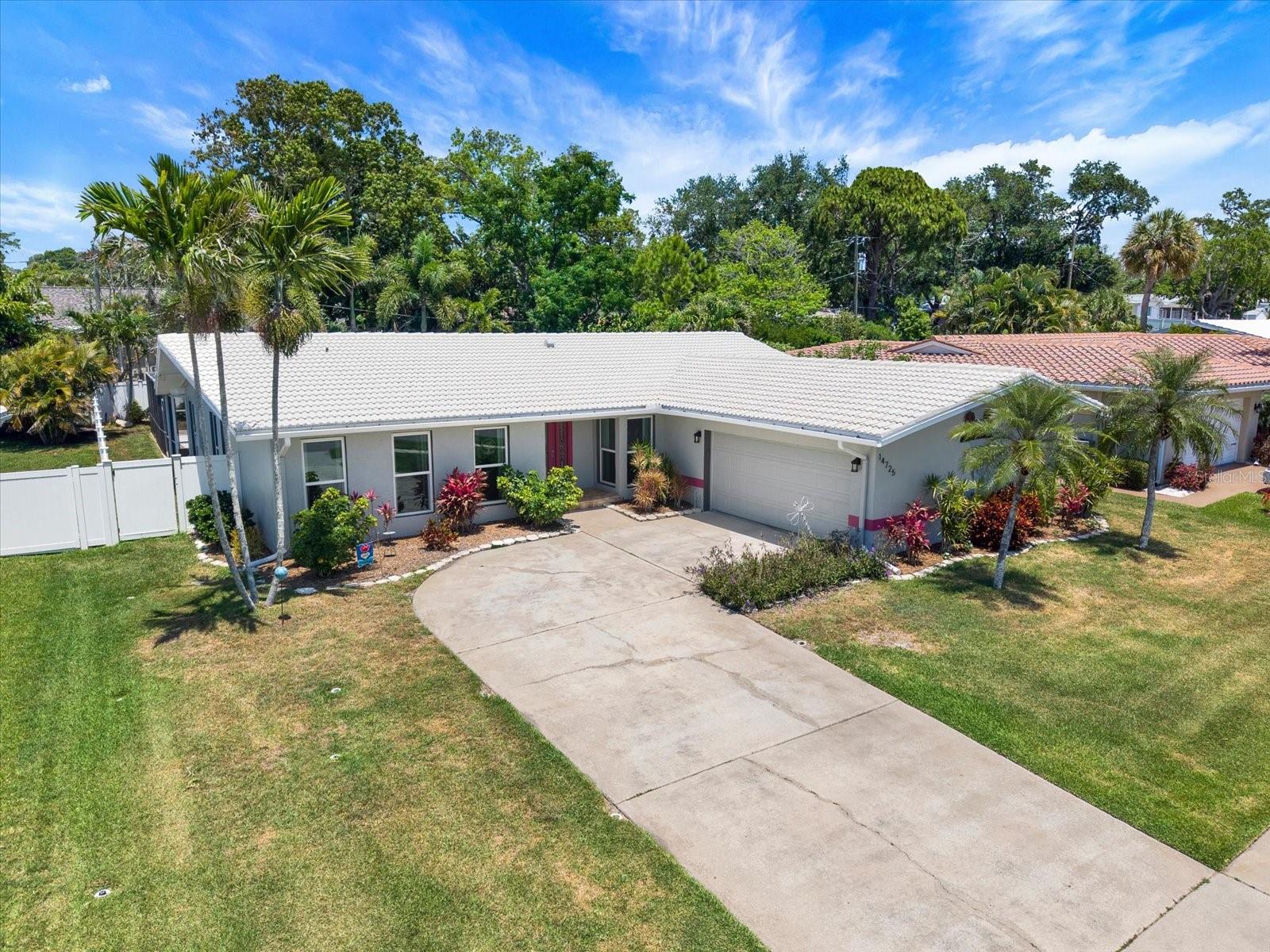 Image 42 of 68 For 14725 Crown Drive