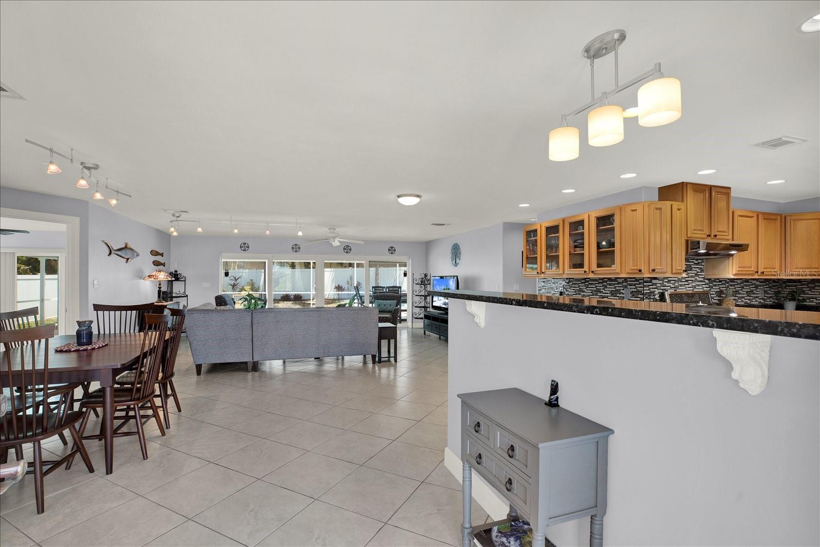 Image 5 of 68 For 14725 Crown Drive