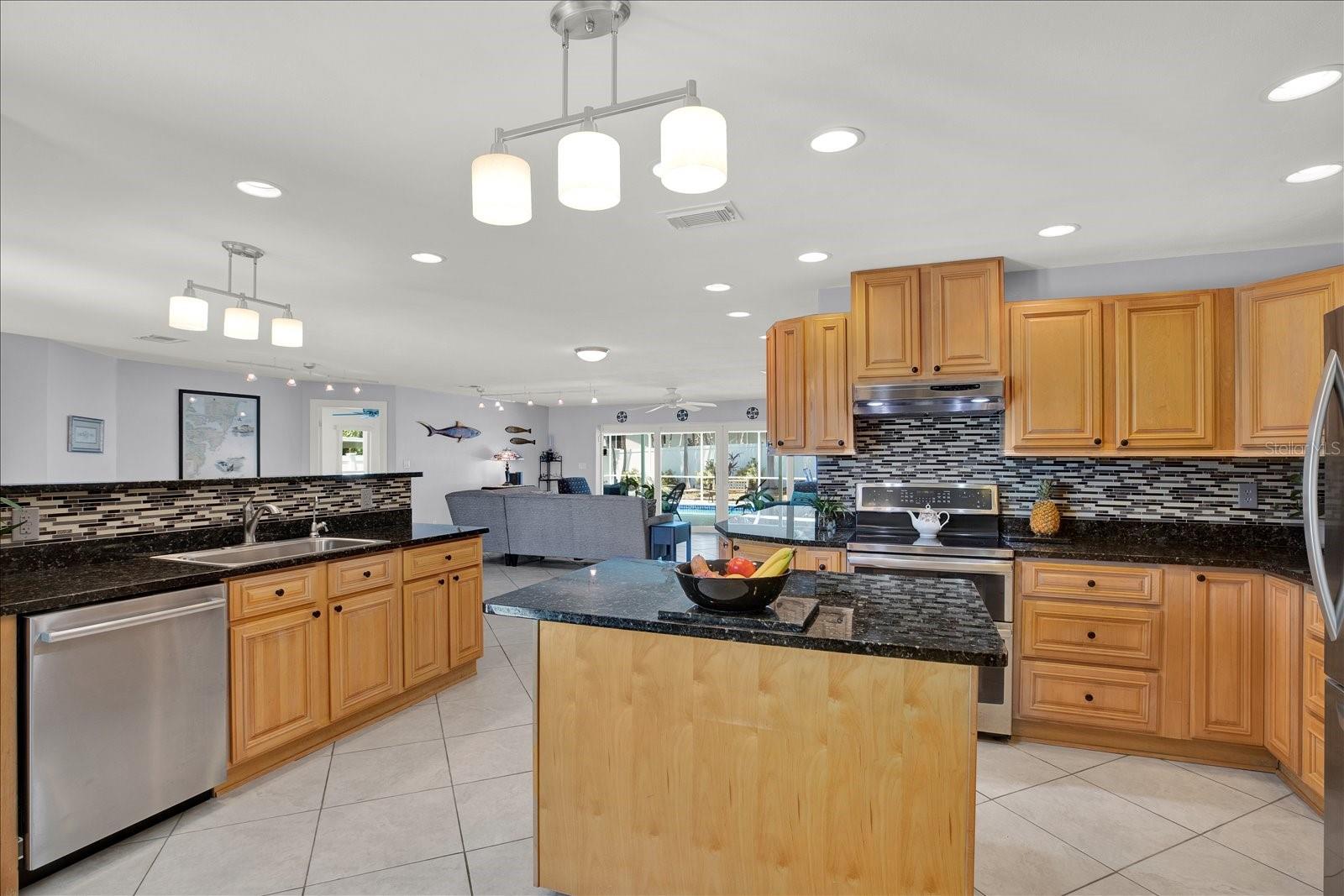 Image 8 of 68 For 14725 Crown Drive