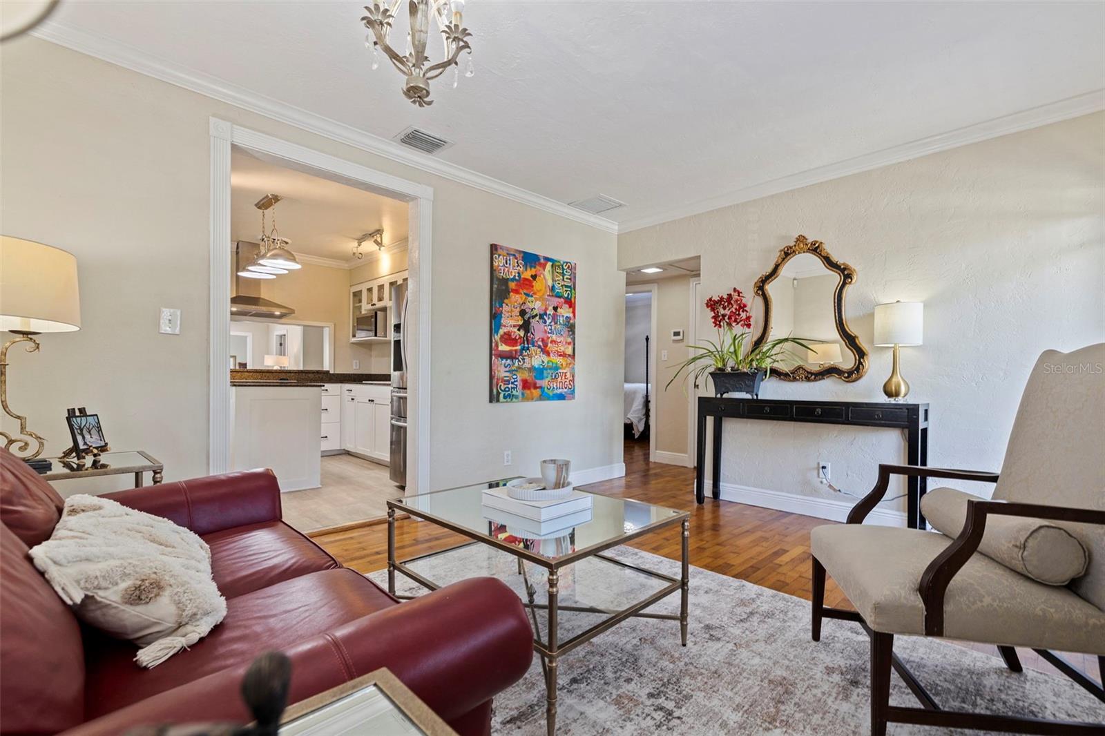 Image 4 of 34 For 1010 43rd Avenue N