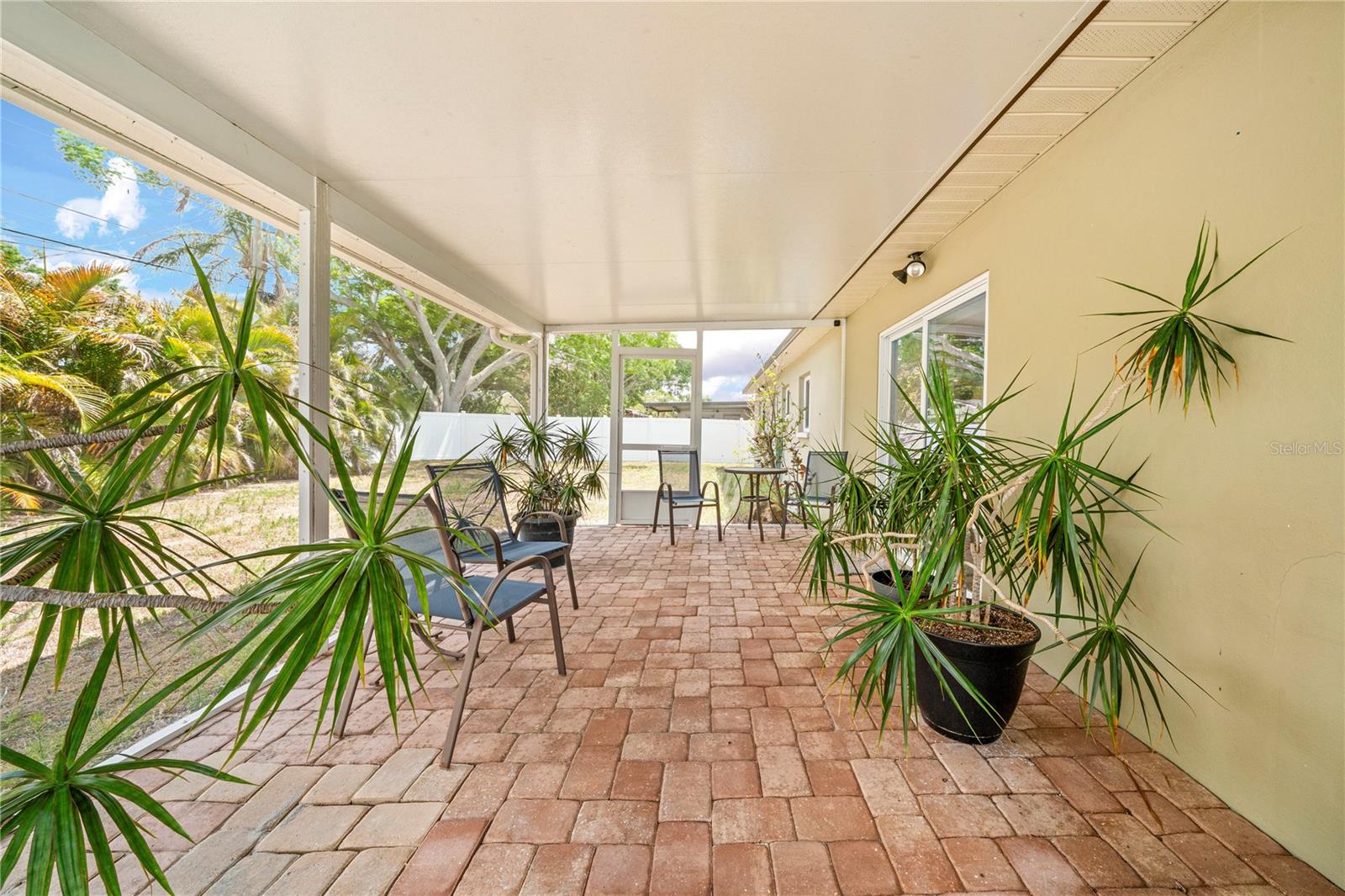 Image 21 of 43 For 5965 15th Street N