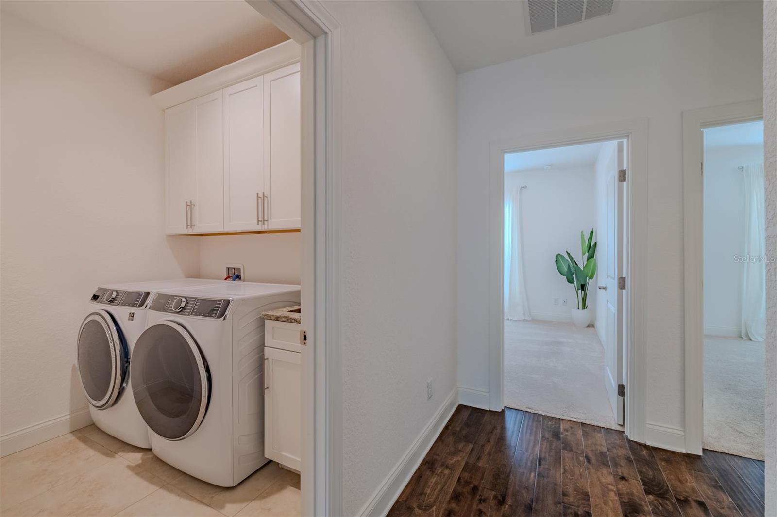 Image 31 of 49 For 3224 Empedrado Street