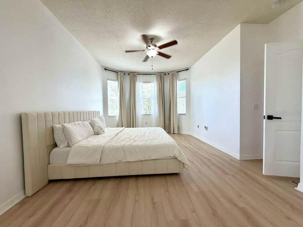 Image 10 of 22 For 32914 Hillman Court
