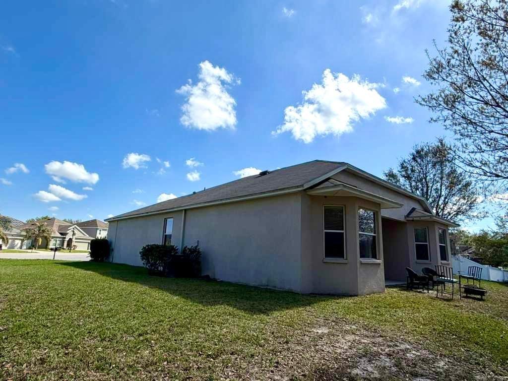 Image 18 of 22 For 32914 Hillman Court