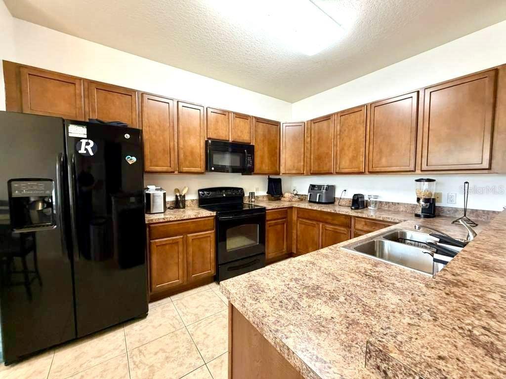Image 6 of 22 For 32914 Hillman Court
