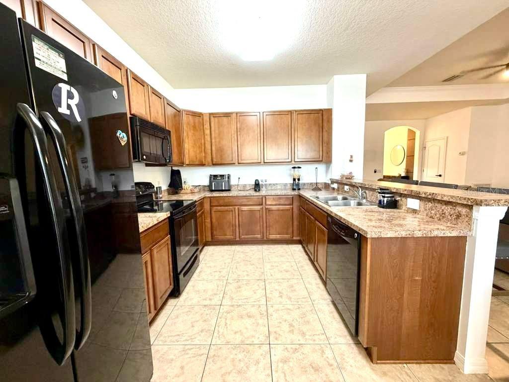 Image 7 of 22 For 32914 Hillman Court
