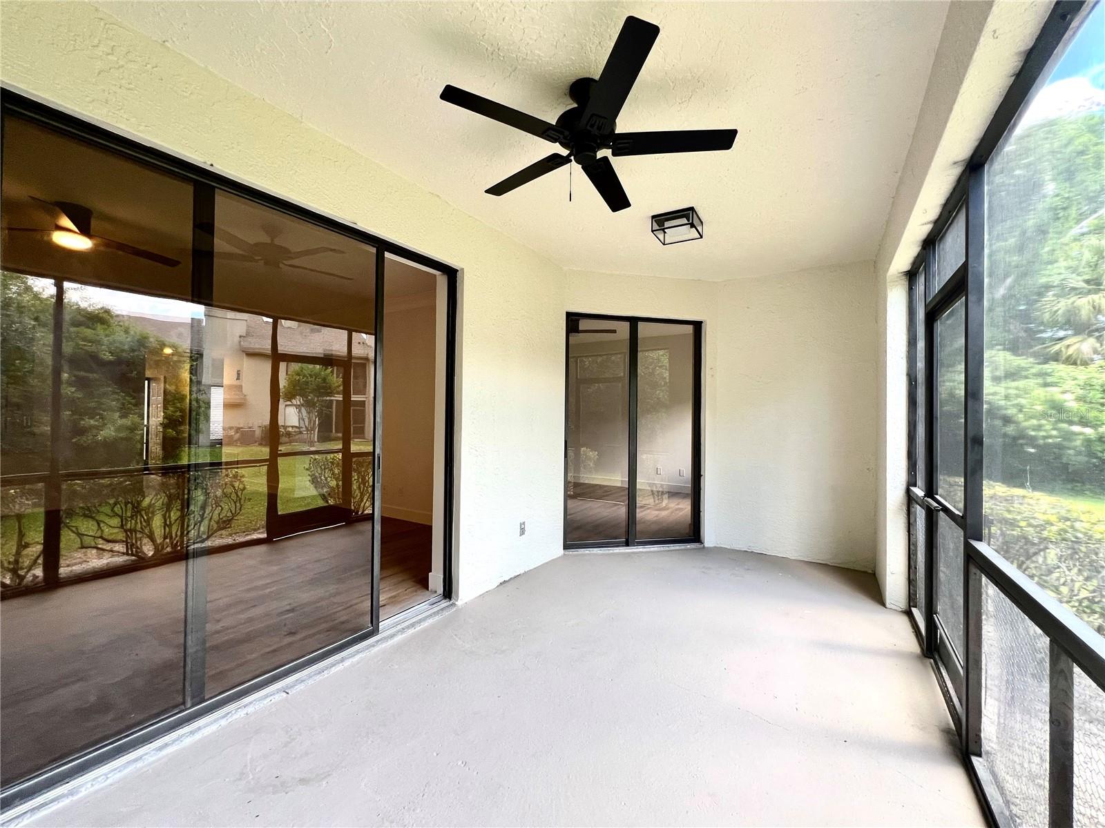 Image 26 of 42 For 3014 Red Oak Court 102