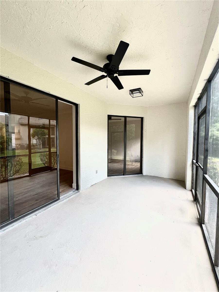 Image 27 of 42 For 3014 Red Oak Court 102