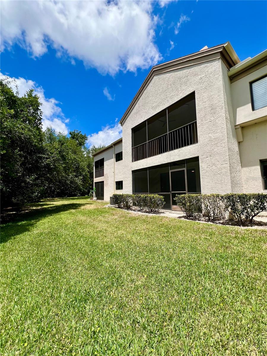 Image 30 of 42 For 3014 Red Oak Court 102
