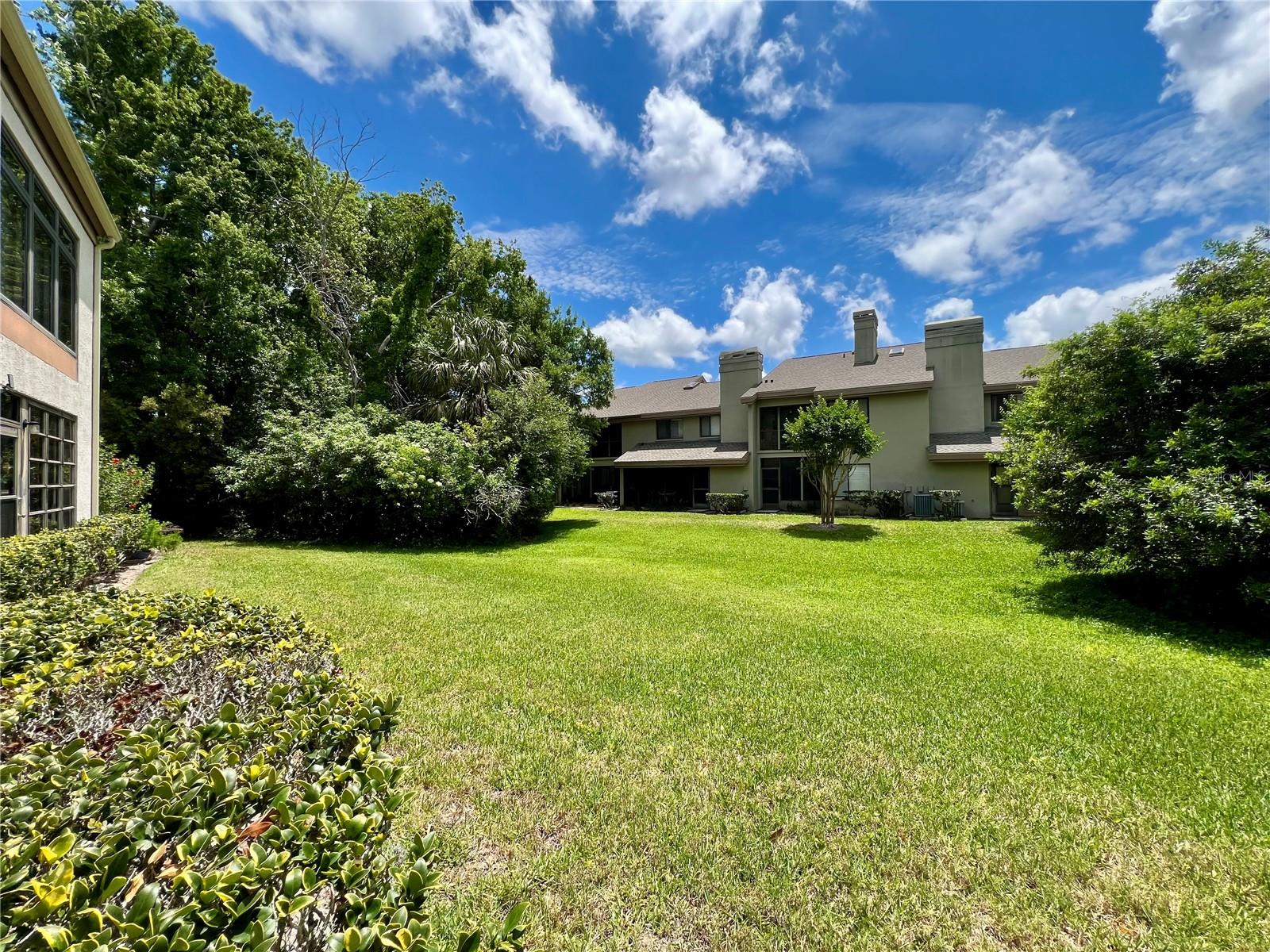 Image 31 of 42 For 3014 Red Oak Court 102