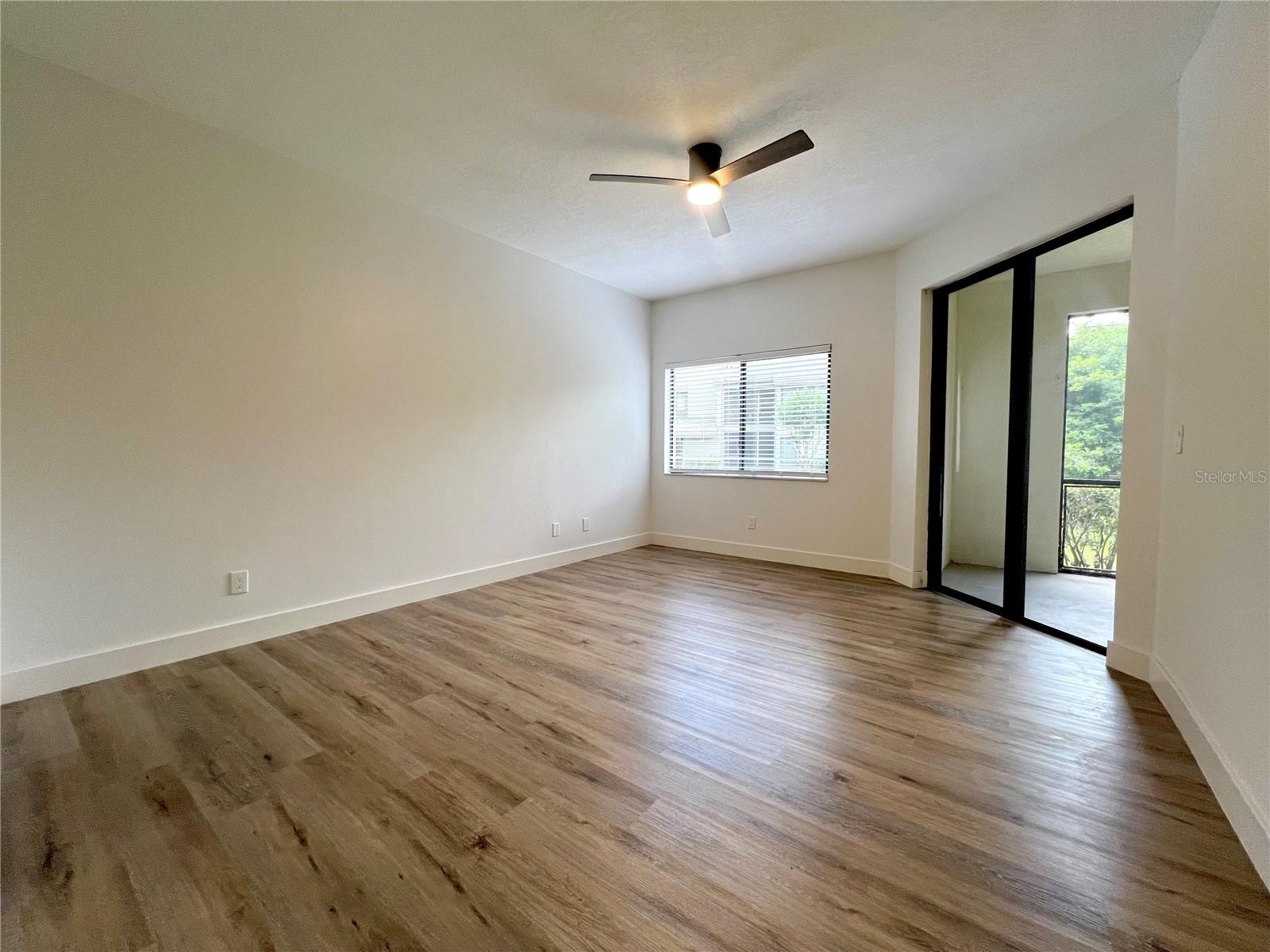 Image 32 of 42 For 3014 Red Oak Court 102