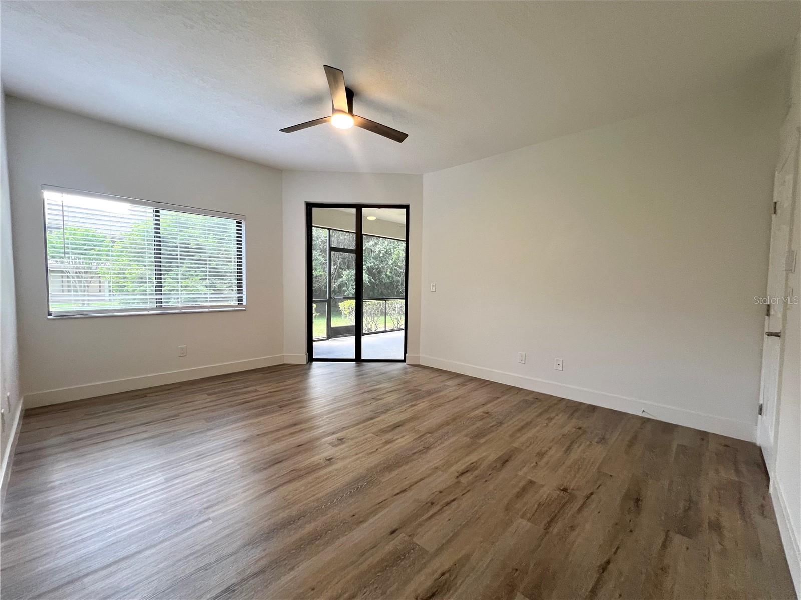 Image 33 of 42 For 3014 Red Oak Court 102