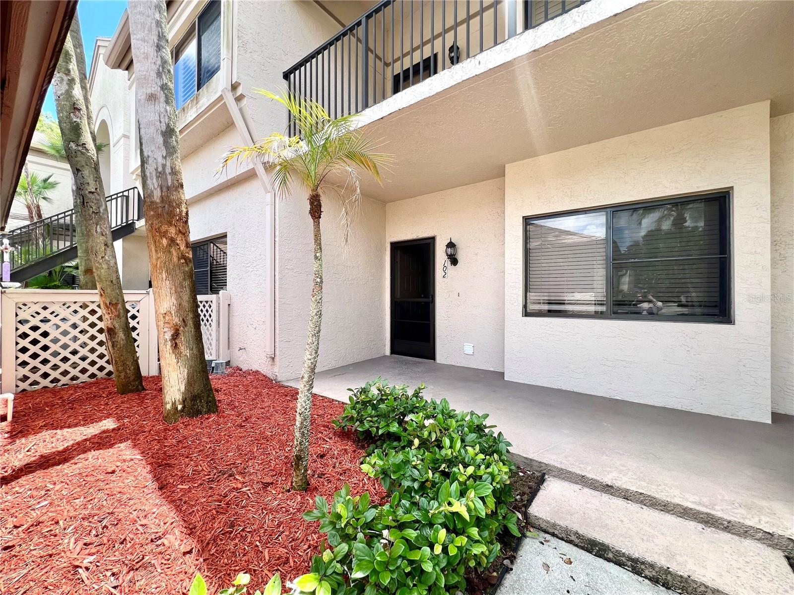 Image 8 of 42 For 3014 Red Oak Court 102