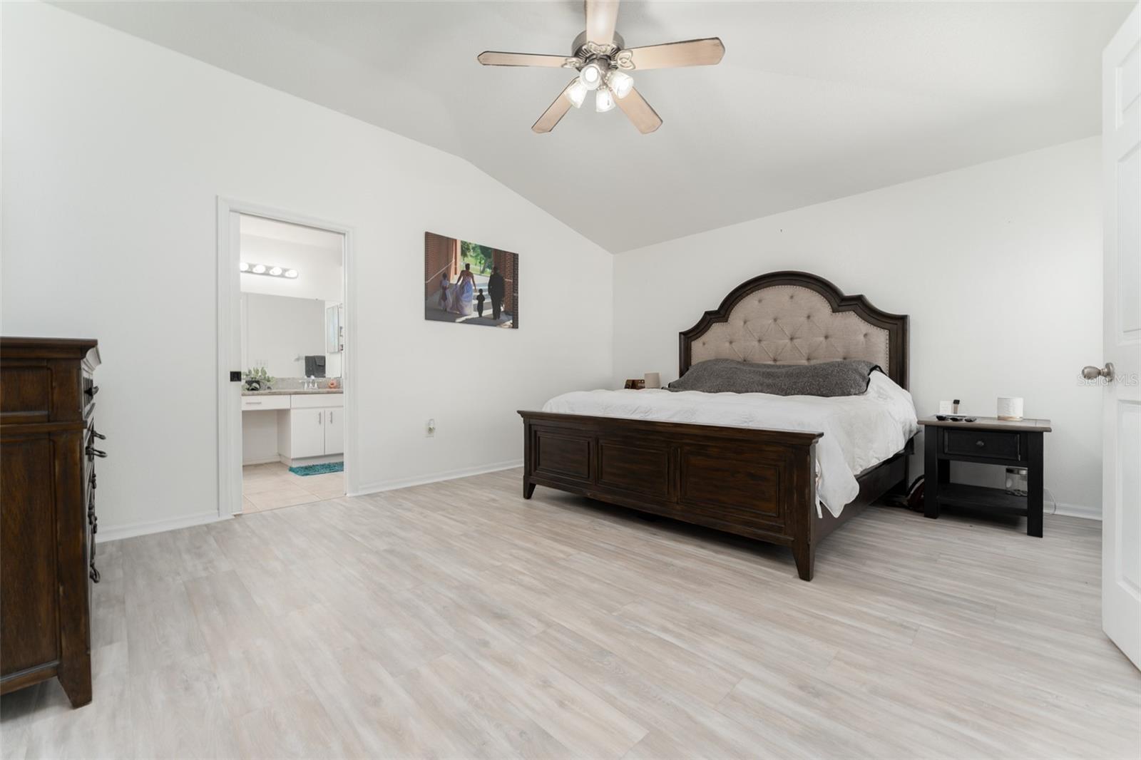 Image 13 of 43 For 10727 Deepbrook Dr