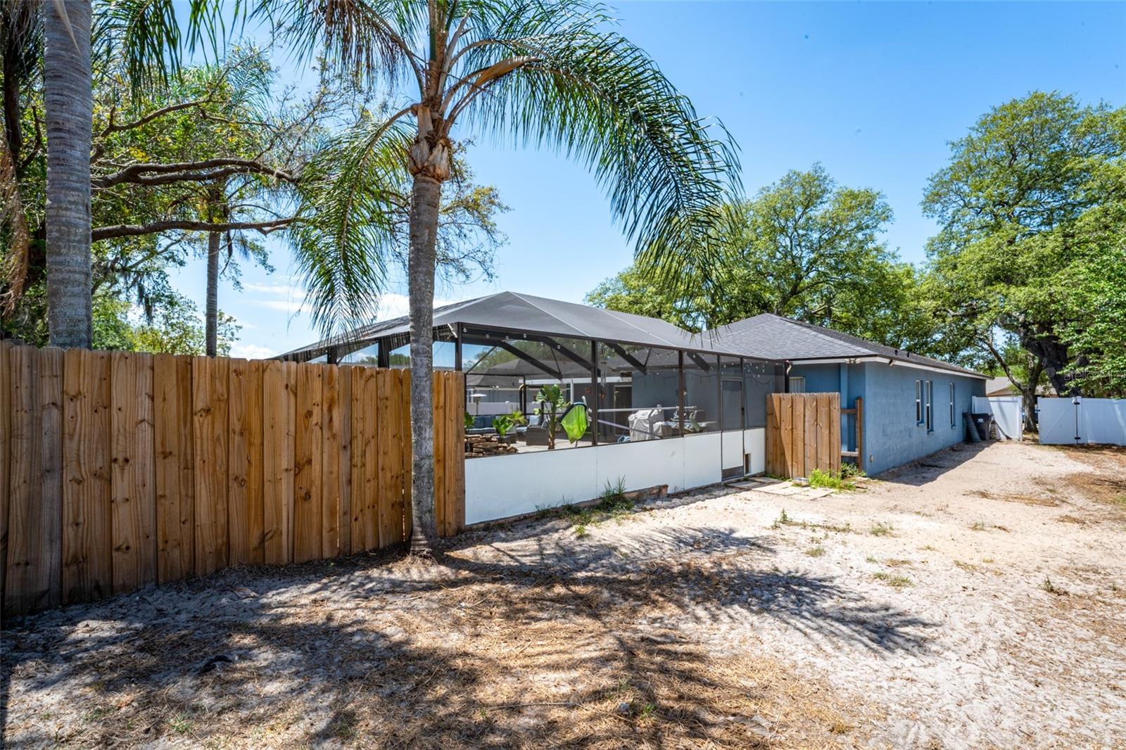 Image 39 of 43 For 10727 Deepbrook Dr