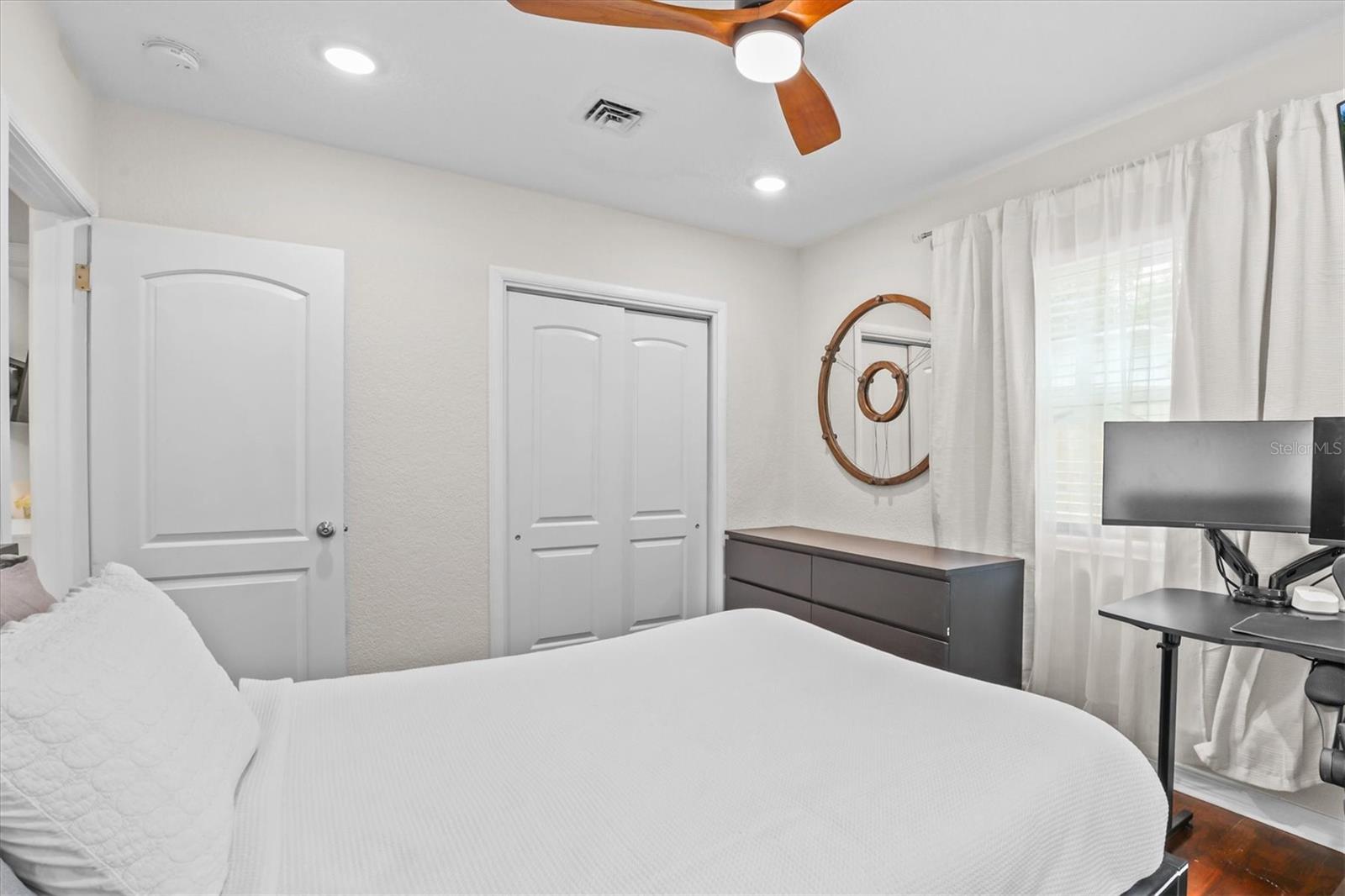 Image 42 of 79 For 231 Lime Circle S