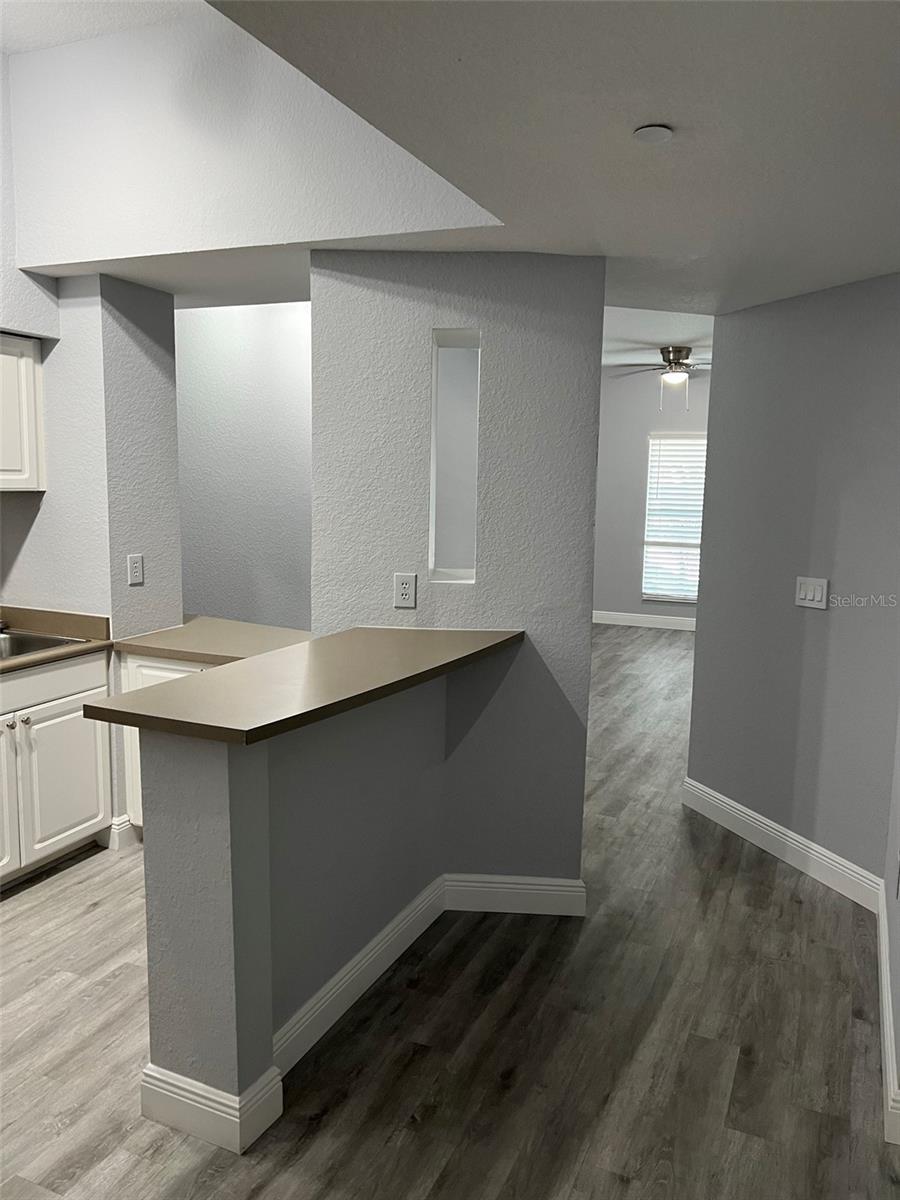 Image 12 of 39 For 402 Armenia Avenue 114
