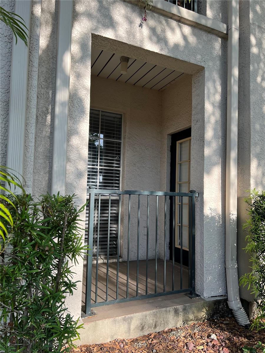 Image 4 of 39 For 402 Armenia Avenue 114