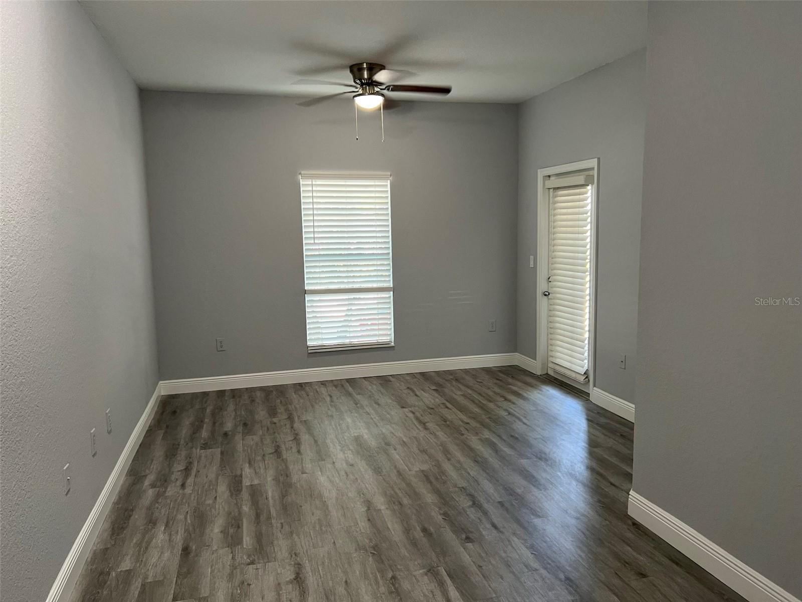 Image 8 of 39 For 402 Armenia Avenue 114