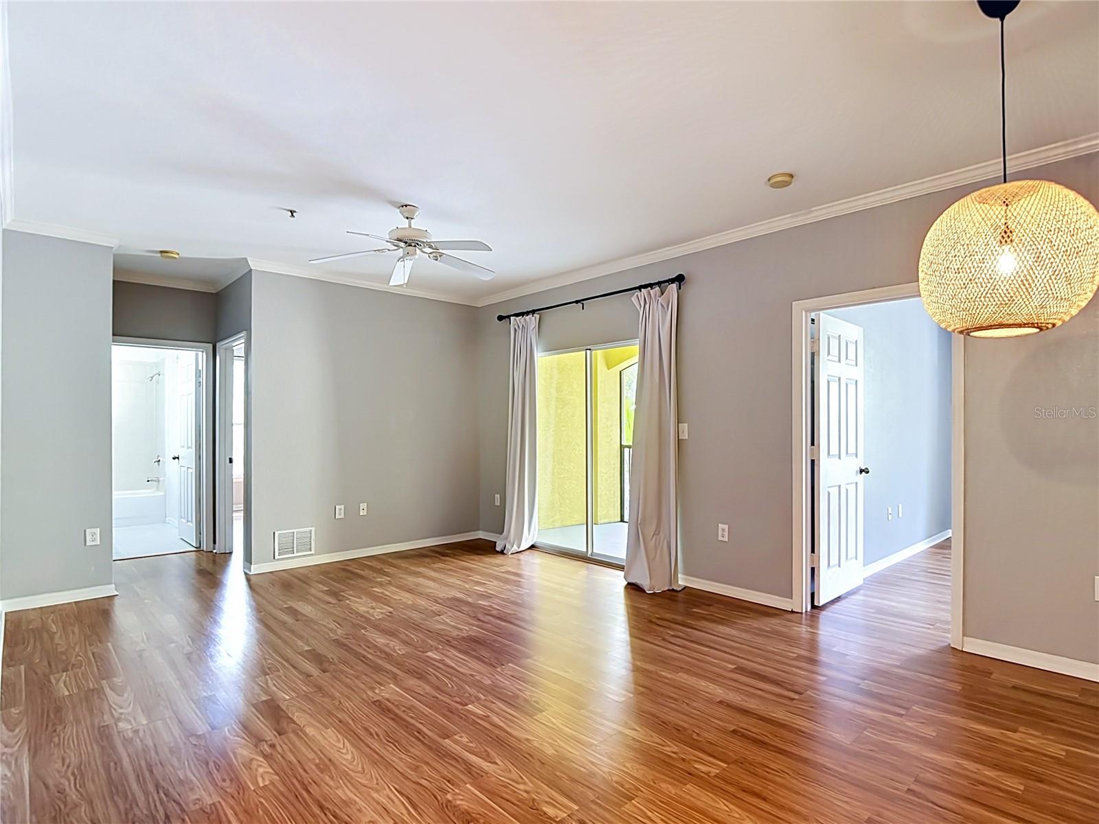 Image 14 of 75 For 10201 Courtney Palms Boulevard 203