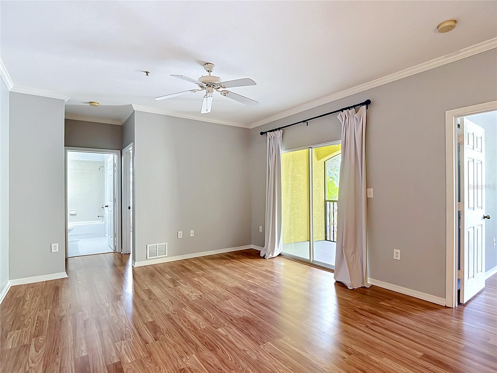 Image 30 of 75 For 10201 Courtney Palms Boulevard 203