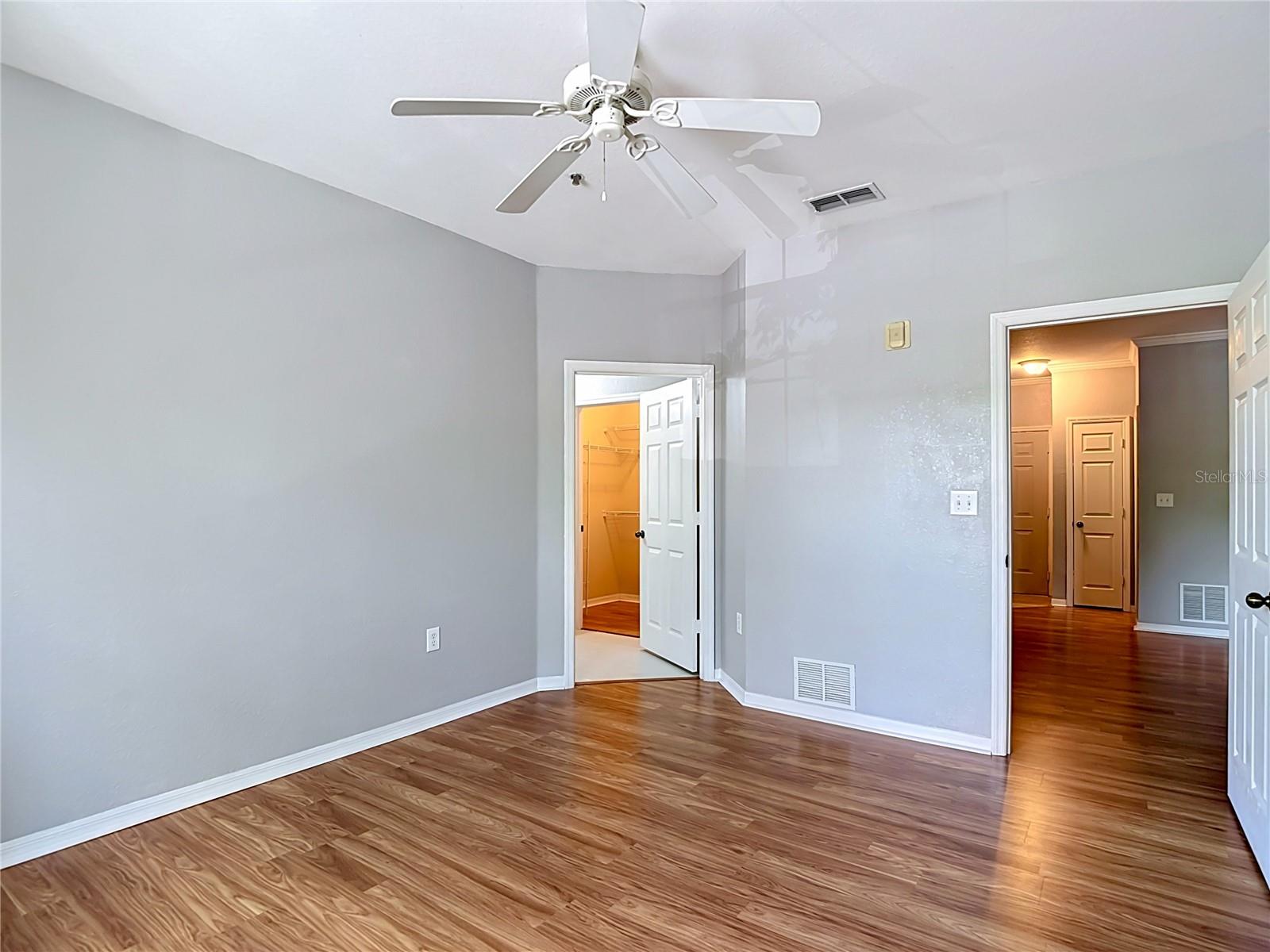 Image 36 of 75 For 10201 Courtney Palms Boulevard 203