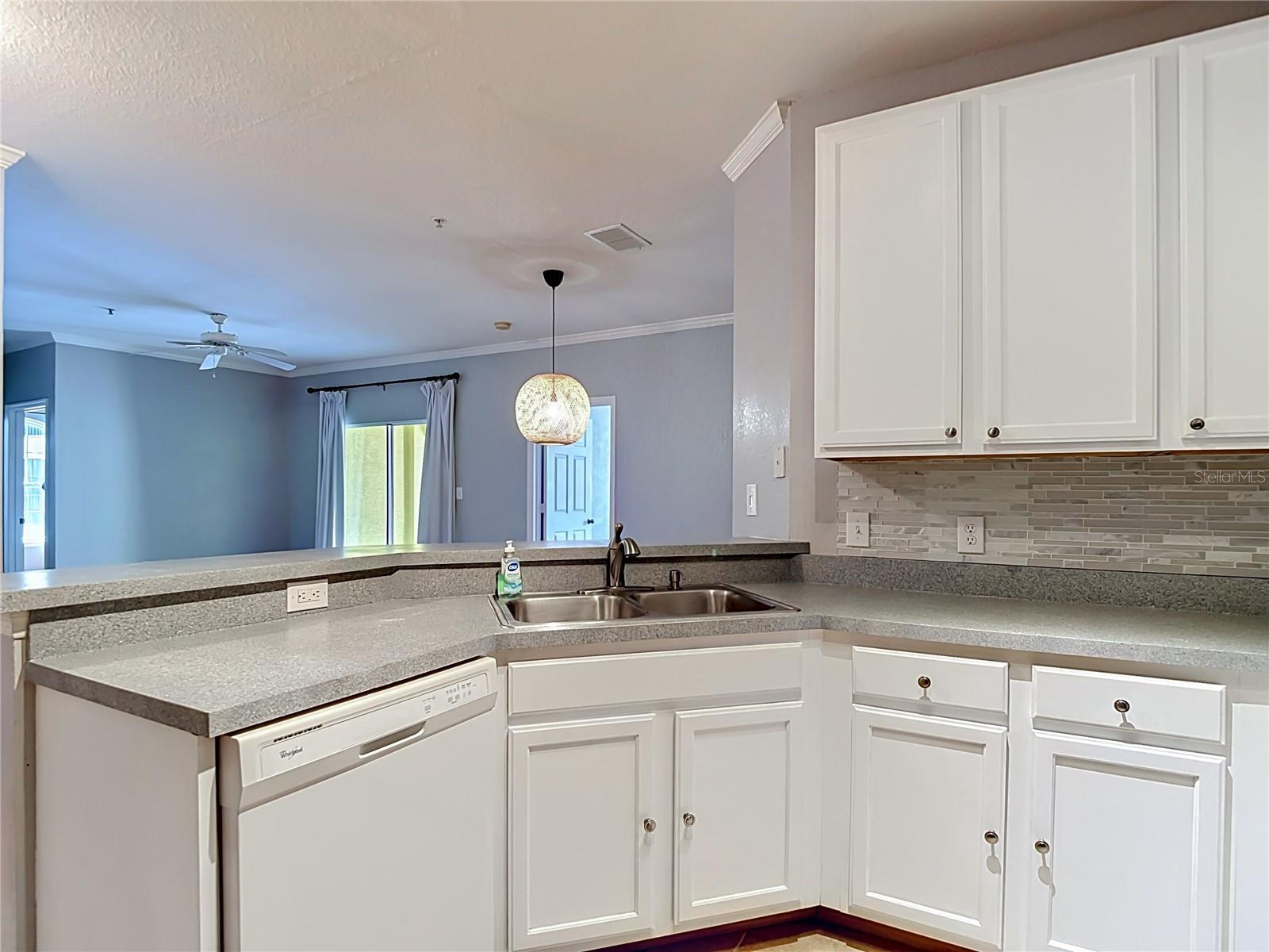 Image 8 of 75 For 10201 Courtney Palms Boulevard 203