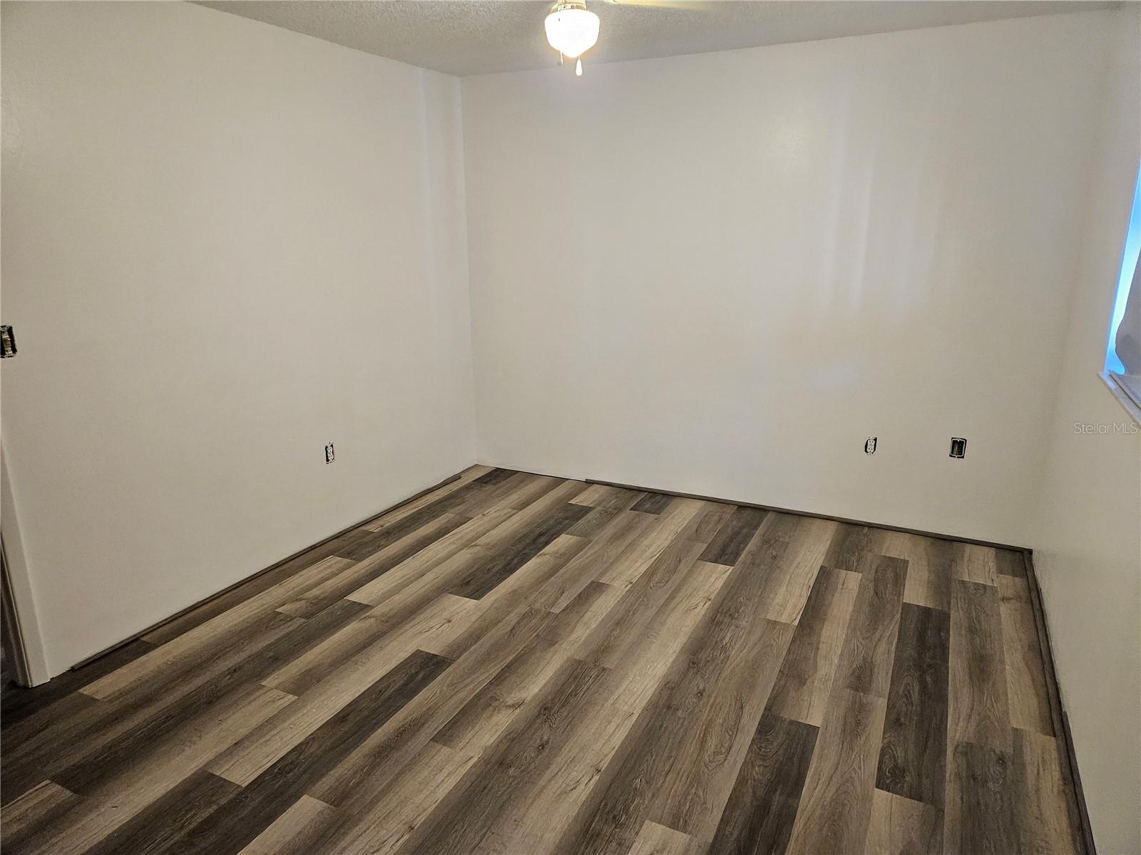 Image 12 of 20 For 11557 124th Terrace