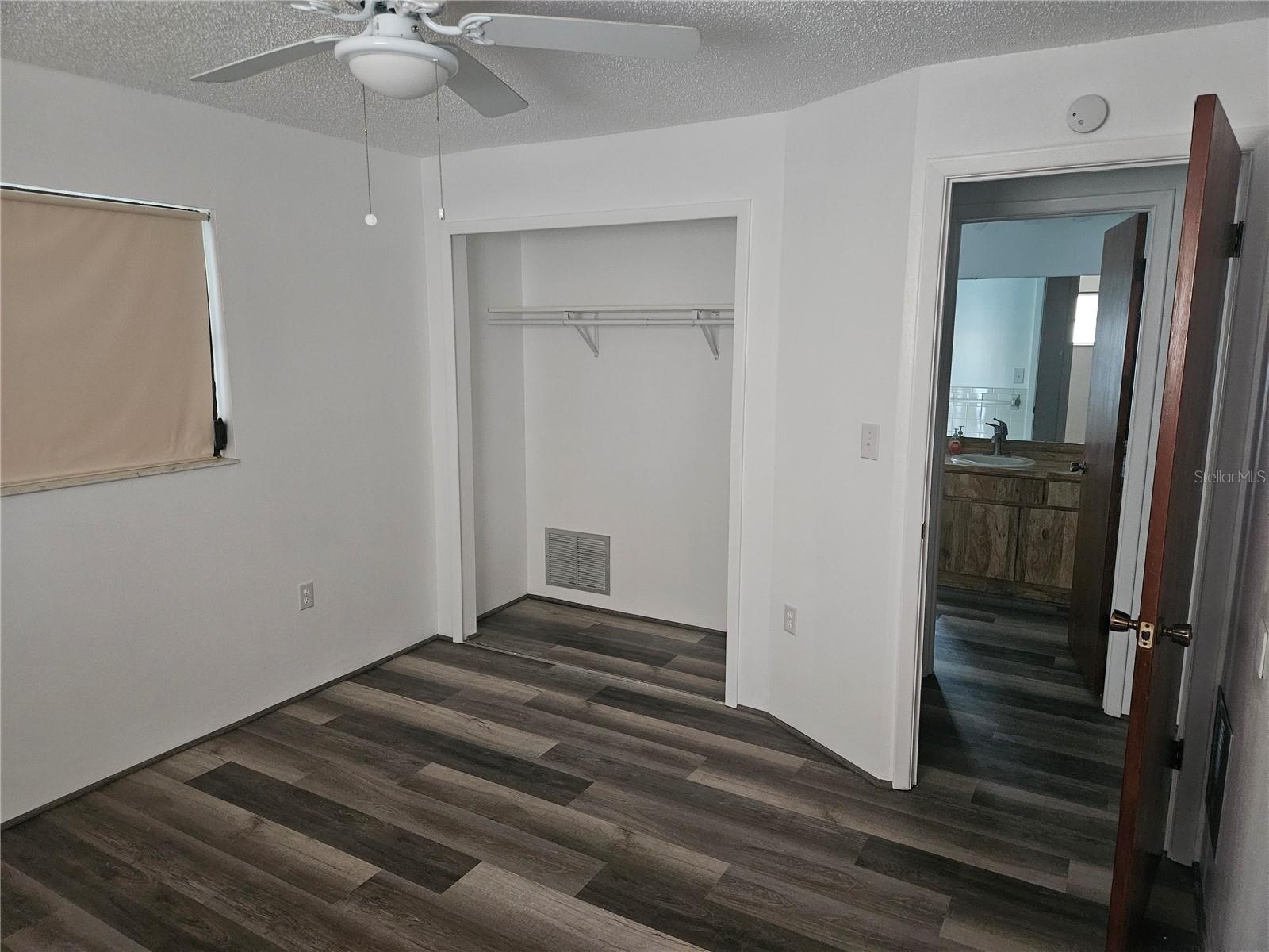 Image 13 of 20 For 11557 124th Terrace