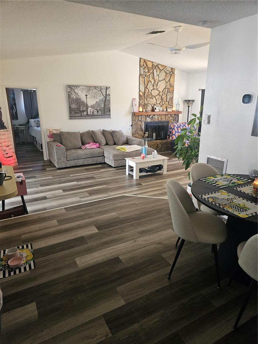Image 6 of 20 For 11557 124th Terrace