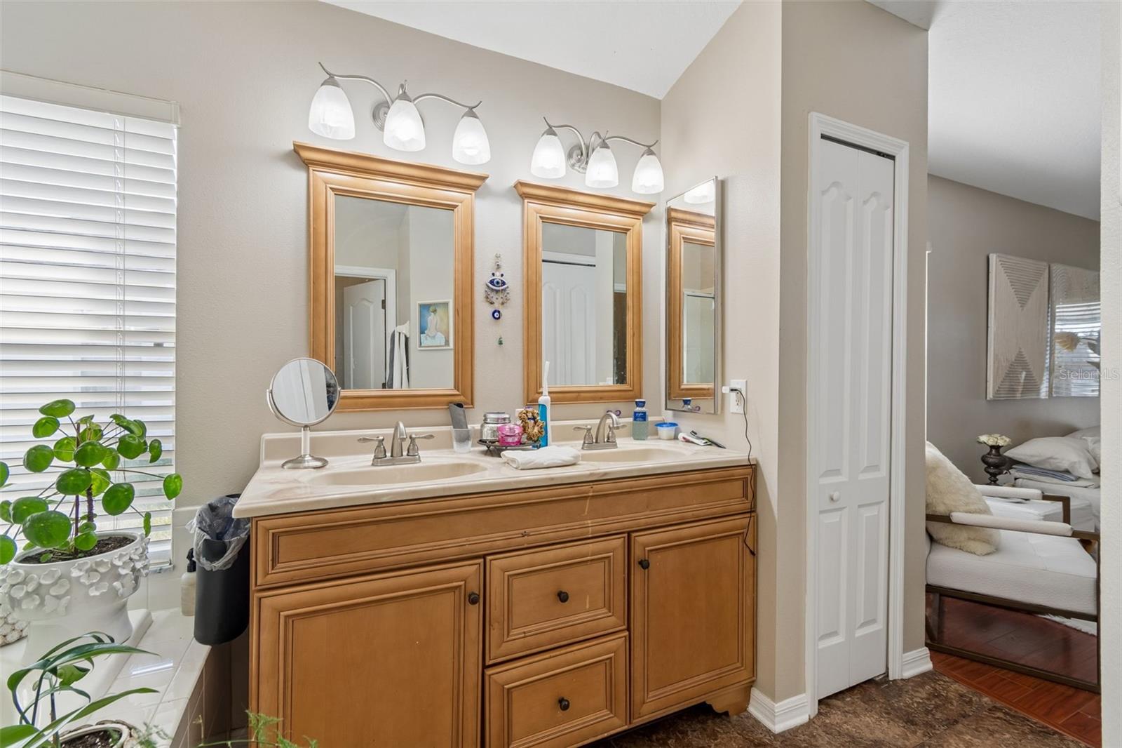 Image 16 of 50 For 4022 Waterville Ave
