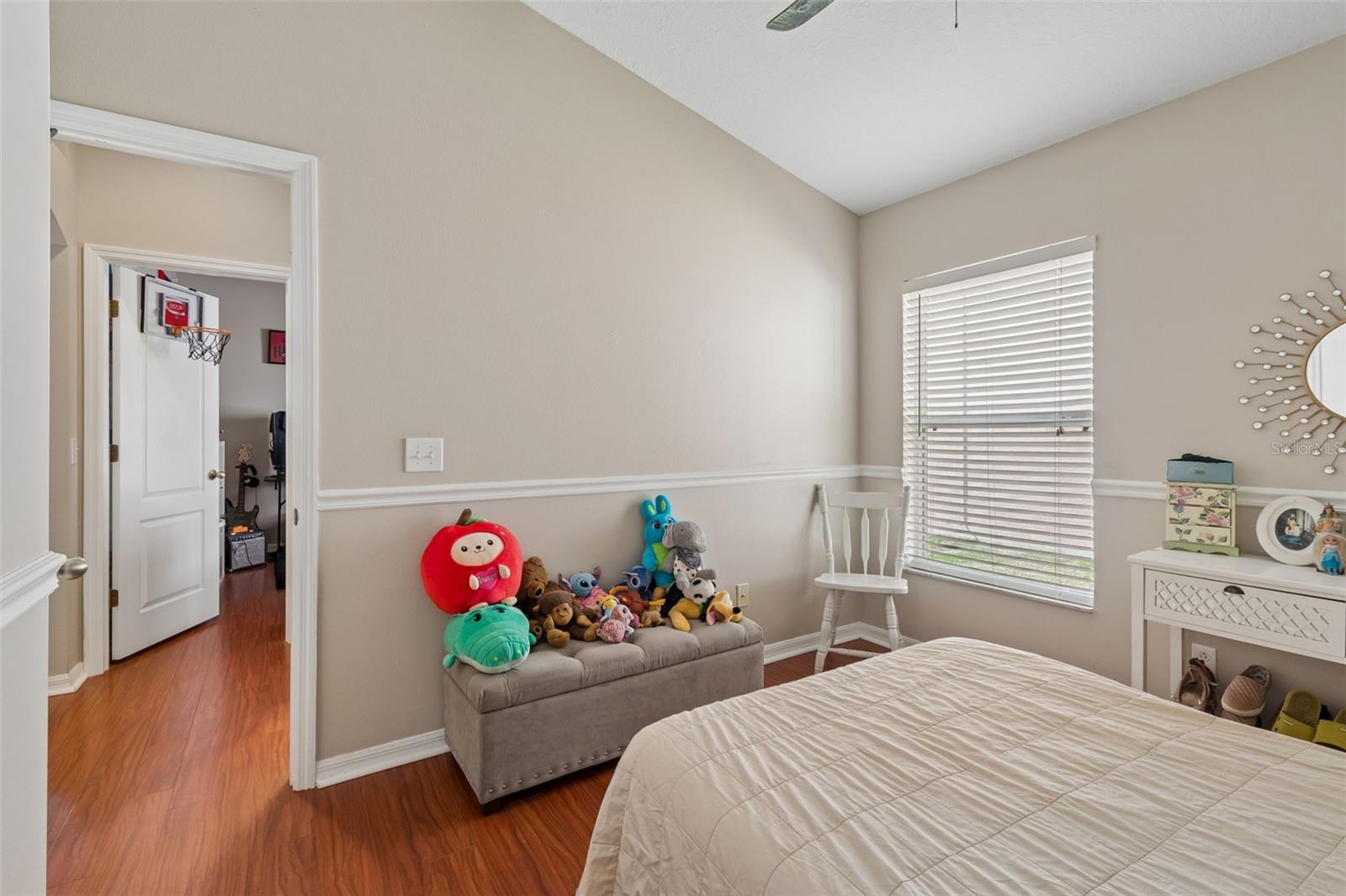Image 9 of 50 For 4022 Waterville Ave