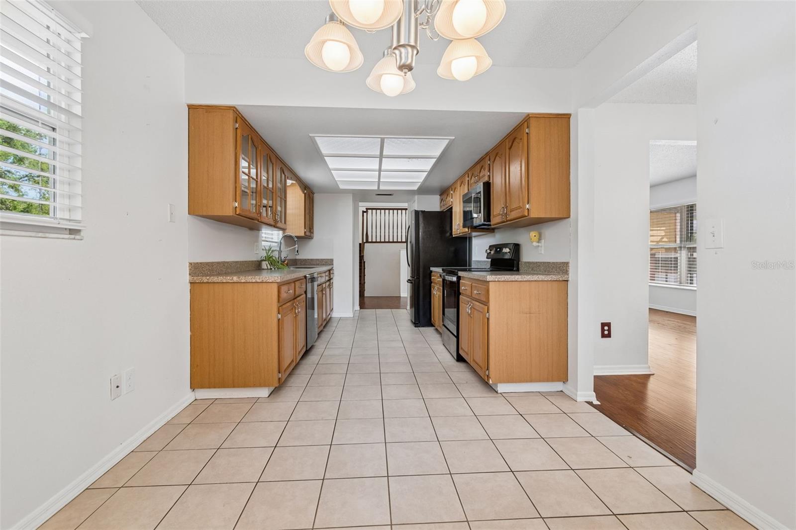 Listing photo id 14 for 2620 Giant Place