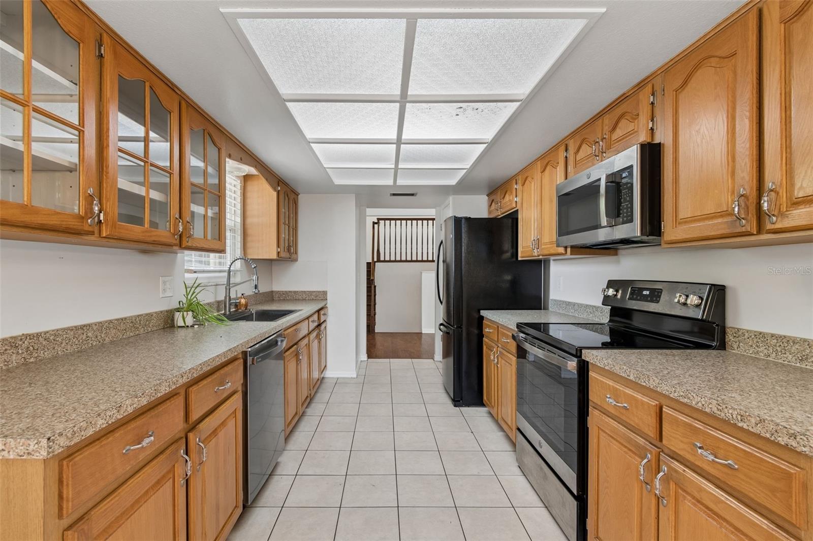 Listing photo id 16 for 2620 Giant Place