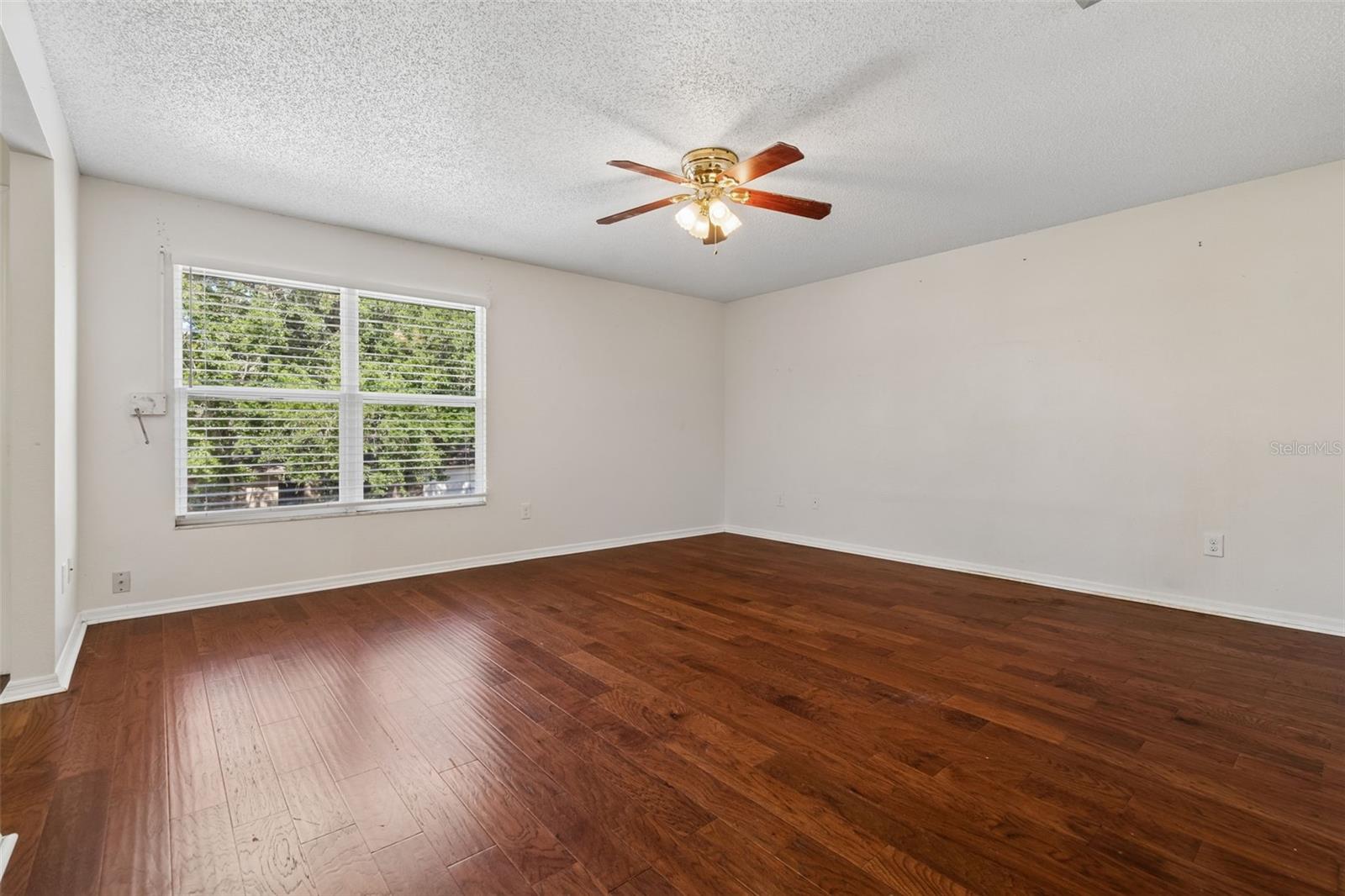 Listing photo id 21 for 2620 Giant Place