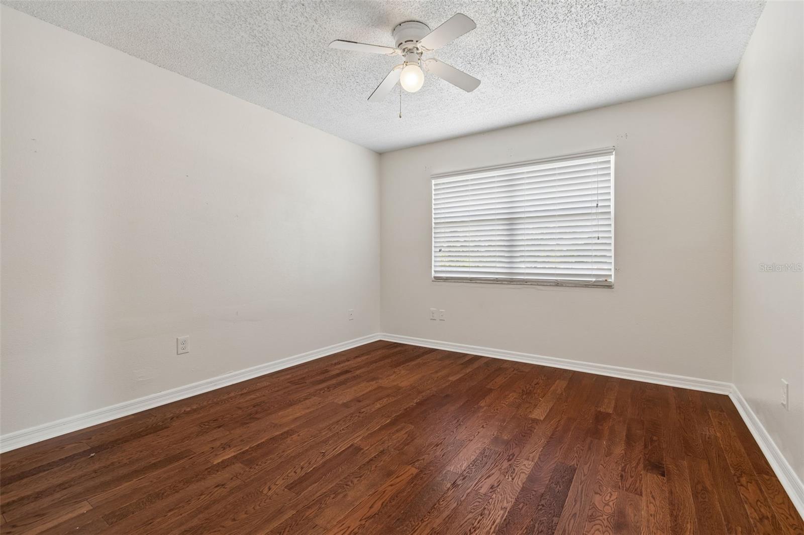 Listing photo id 29 for 2620 Giant Place