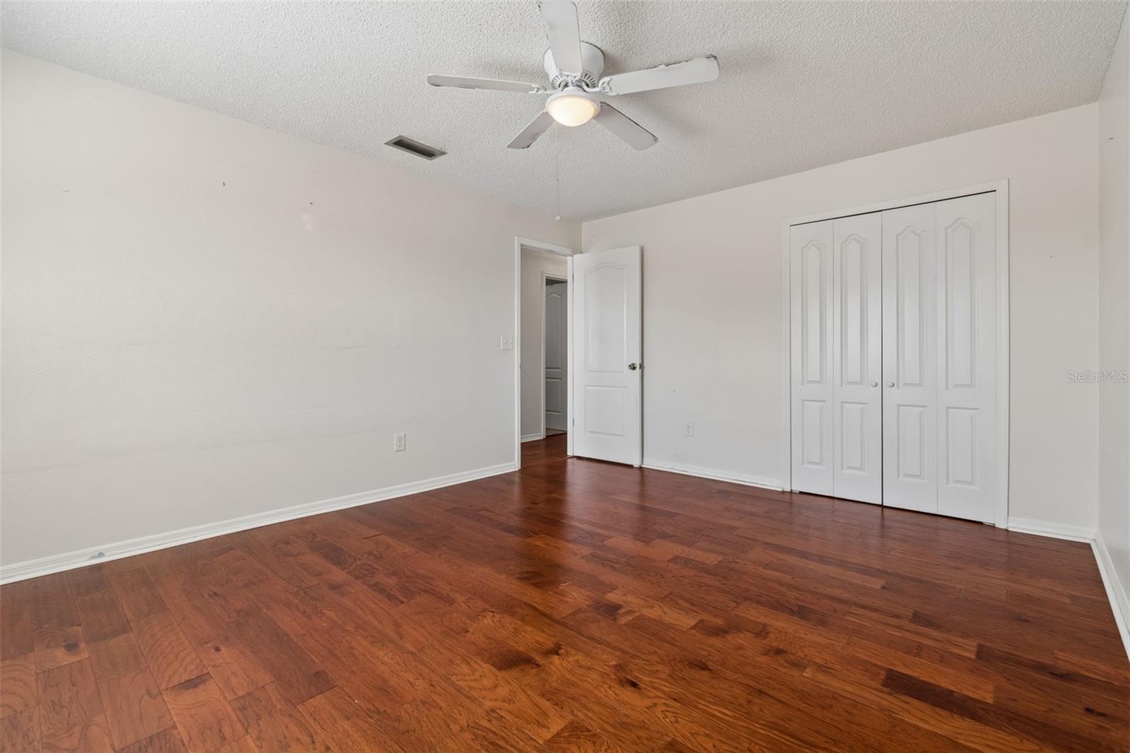 Listing photo id 32 for 2620 Giant Place
