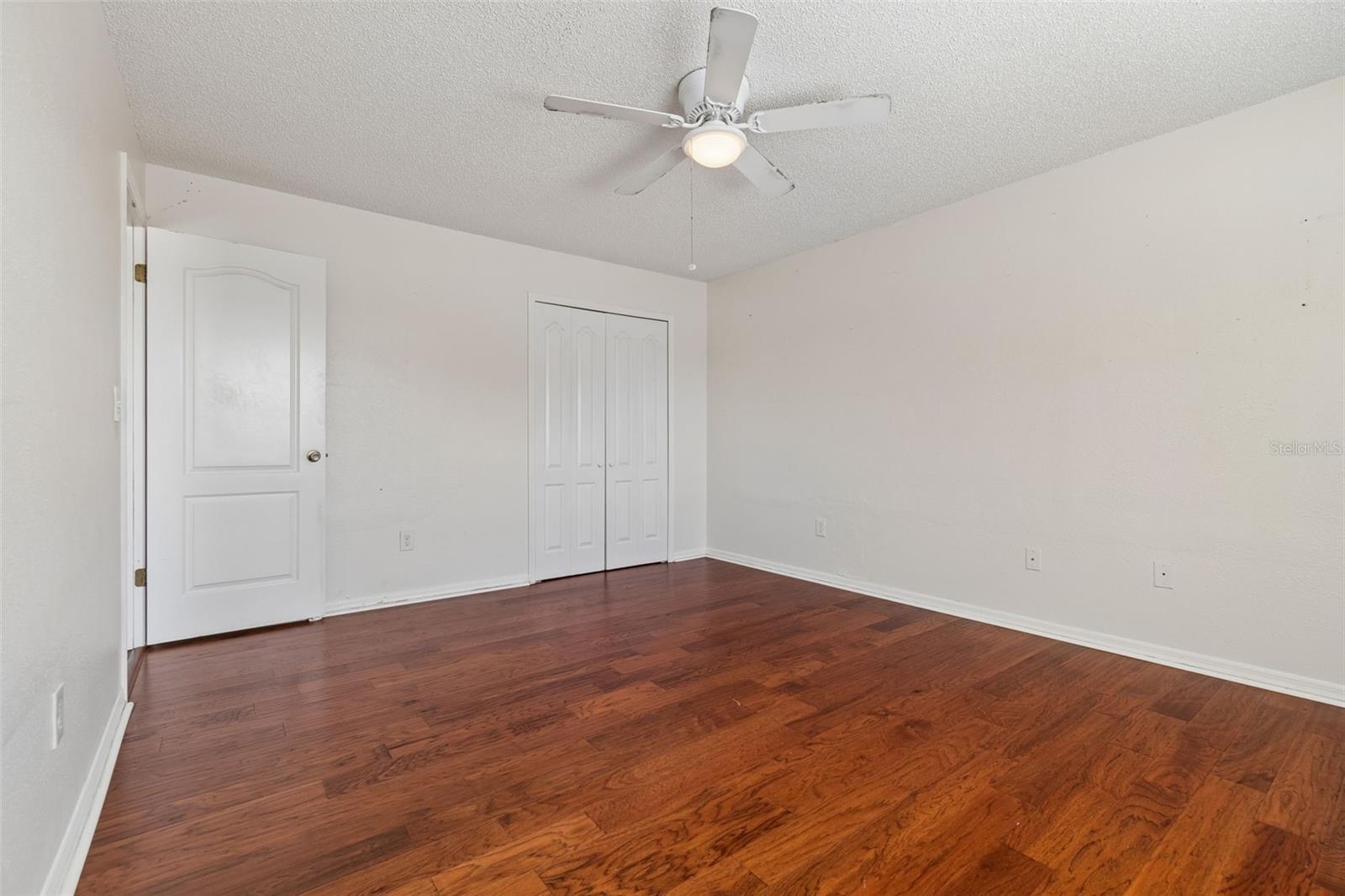 Listing photo id 33 for 2620 Giant Place