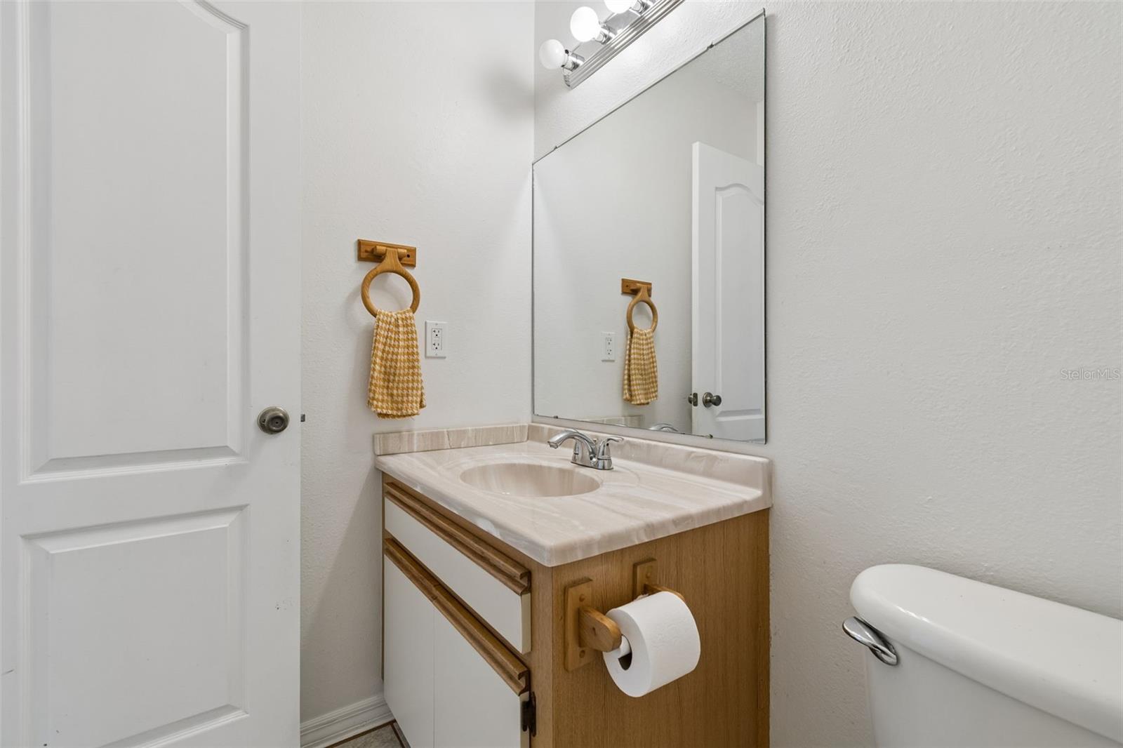 Listing photo id 40 for 2620 Giant Place
