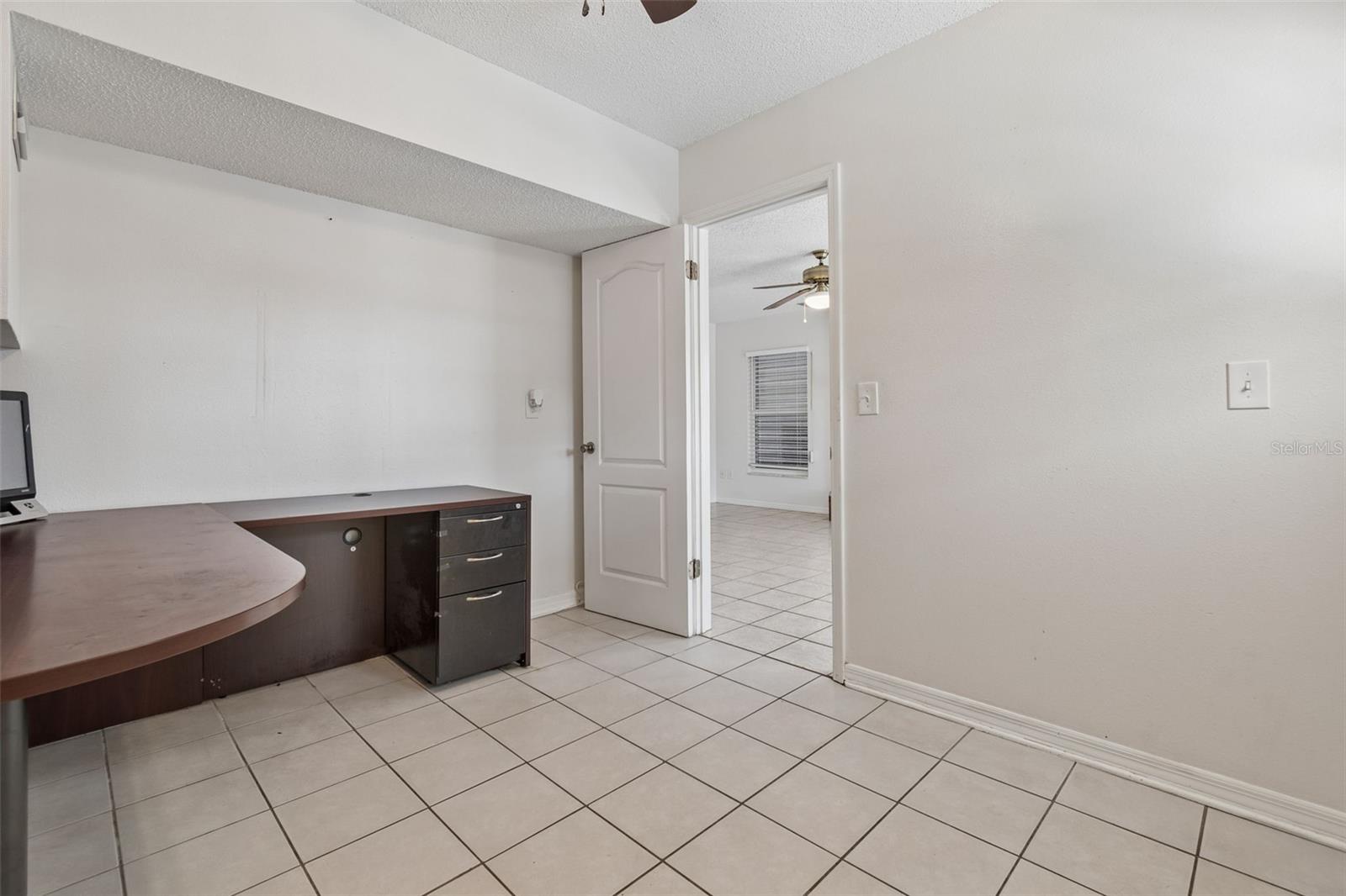 Listing photo id 46 for 2620 Giant Place