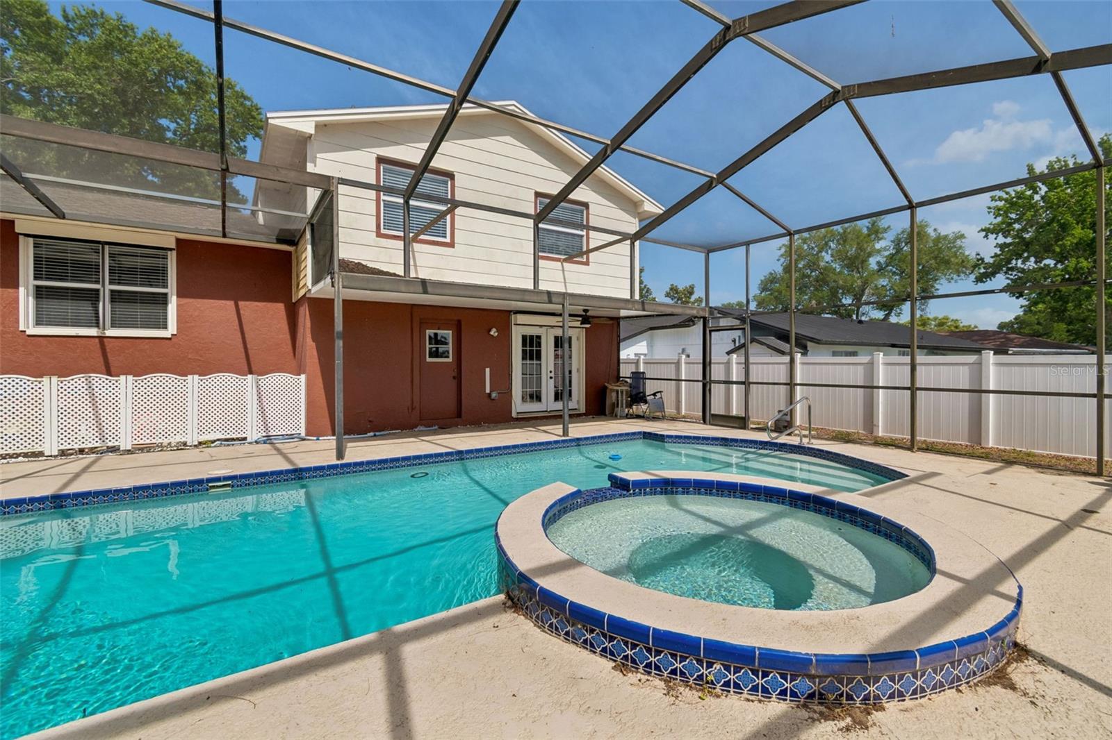 Listing photo id 50 for 2620 Giant Place