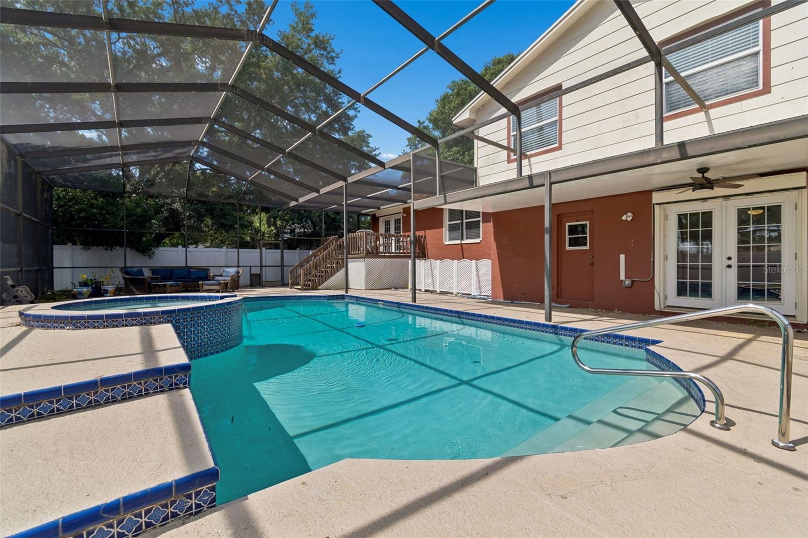 Listing photo id 52 for 2620 Giant Place