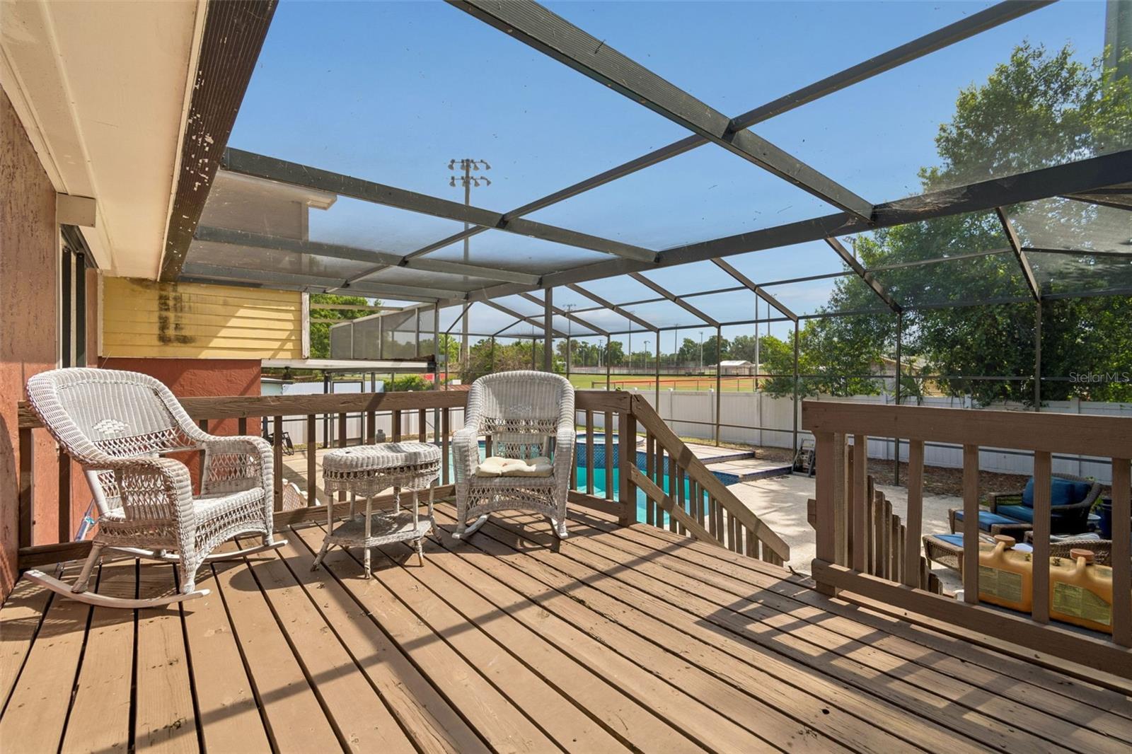 Listing photo id 55 for 2620 Giant Place