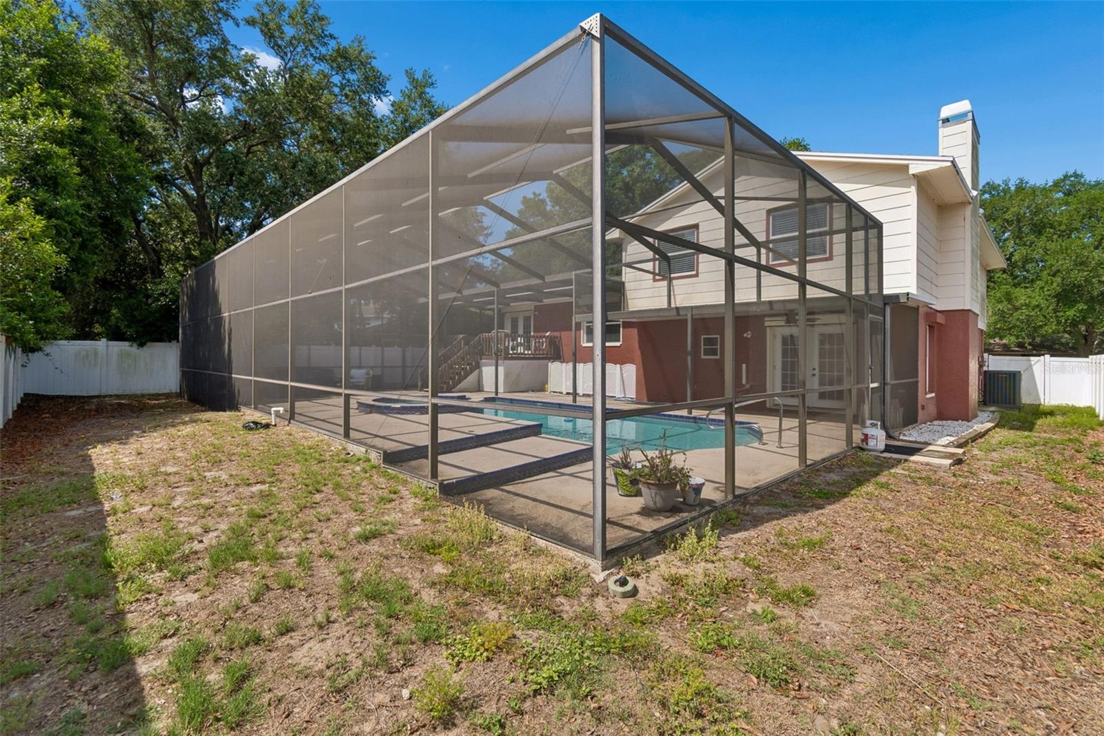 Listing photo id 58 for 2620 Giant Place