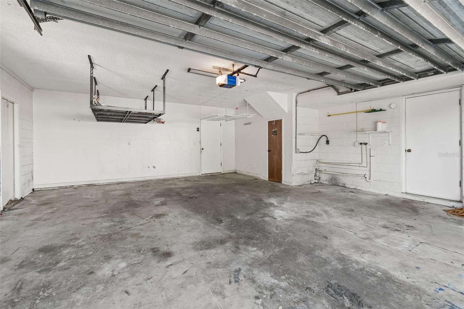 Listing photo id 59 for 2620 Giant Place