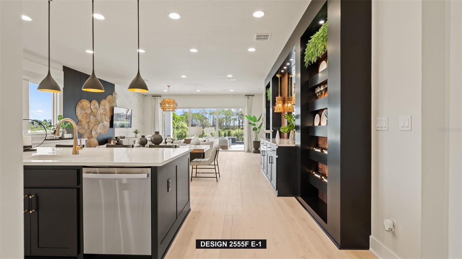 Listing photo id 5 for 9515 Sandy Shores Street