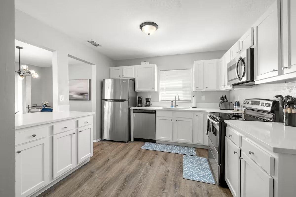 Image 4 of 28 For 10017 86th Street